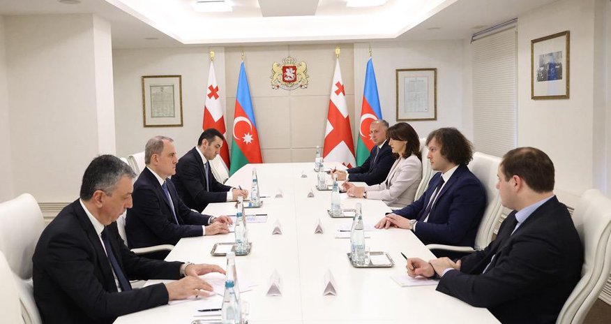 Kobaxidze Ceyhun Bayramovu qəbul edib Kobaxidze Ceyhun Bayramovu qəbul edib