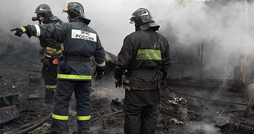 В Кузбассе при пожаре в доме погибли четыре человека В Кузбассе при пожаре в доме погибли четыре человека