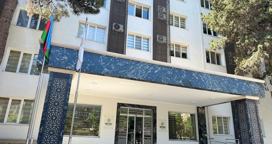 21 məktəb direktorunun əmək müqaviləsinə xitam verilib 21 məktəb direktorunun əmək müqaviləsinə xitam verilib