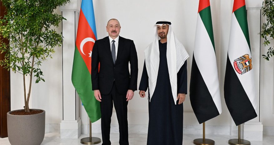 İlham Əliyev BƏƏ Prezidentinə zəng edib İlham Əliyev BƏƏ Prezidentinə zəng edib