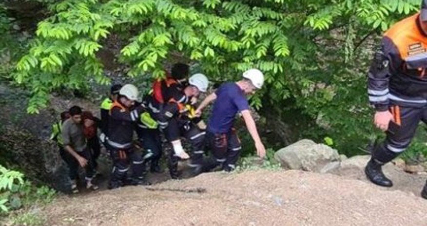Qəbələdə dağlıq ərazidə köməksiz vəziyyətdə qalan şəxs xilas edilib Qəbələdə dağlıq ərazidə köməksiz vəziyyətdə qalan şəxs xilas edilib