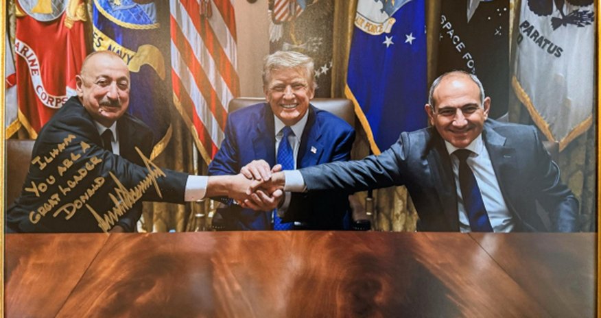 Трамп подарил Алиеву исторические фотографии: Ильхам, вы великий лидер! Трамп подарил Алиеву исторические фотографии: Ильхам, вы великий лидер!