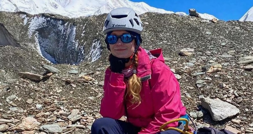 Russian climber stranded on victory peak could not be saved Russian climber stranded on victory peak could not be saved