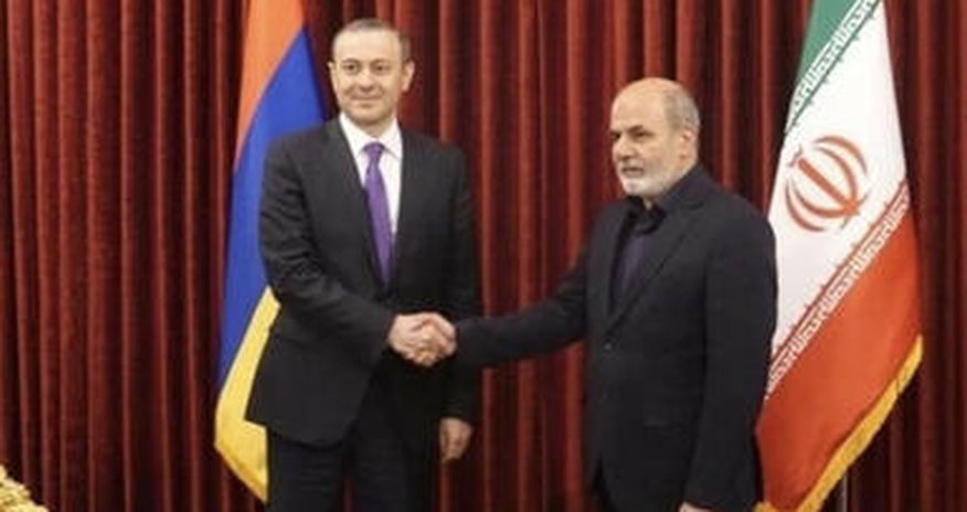 Armen Qriqoryan Laricani ilə görüşüb Armen Qriqoryan Laricani ilə görüşüb