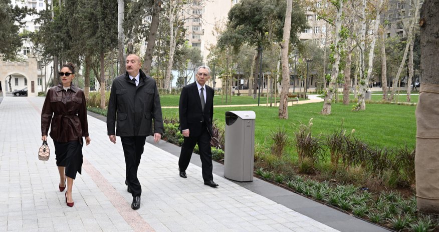 Əliyev və birinci xanım Mehriban Əliyeya parkın açılışında iştirak ediblər Əliyev və birinci xanım Mehriban Əliyeya parkın açılışında iştirak ediblər