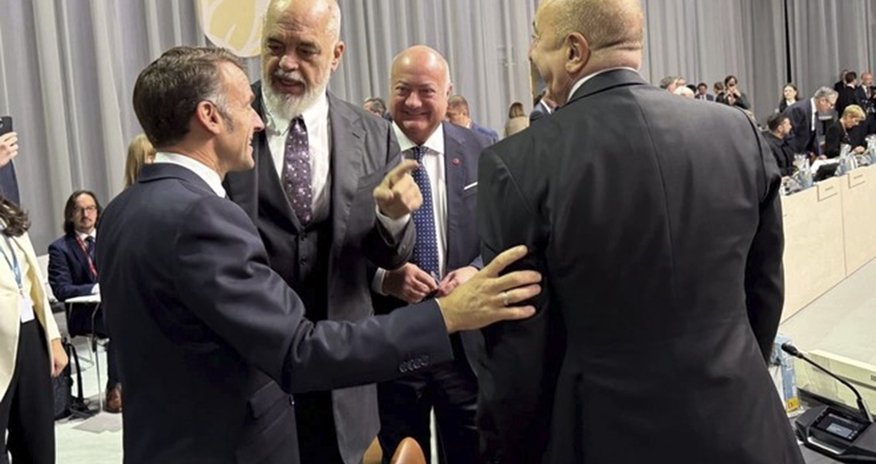 Makron Azərbaycan və Ermənistanı sülh bəyannaməsinin paraflanmasına görə təbrik edib Makron Azərbaycan və Ermənistanı sülh bəyannaməsinin paraflanmasına görə təbrik edib