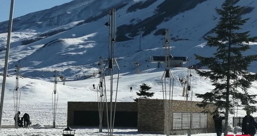Şahdağ və Gədəbəyə qar yağıb -FAKTİKİ HAVA Şahdağ və Gədəbəyə qar yağıb -FAKTİKİ HAVA