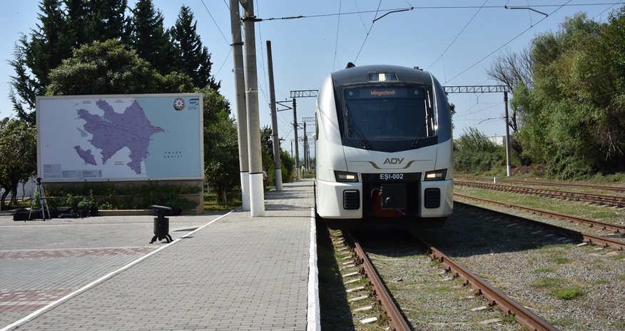 Bu istiqamətdə qatar reyslərinin sayı artırılır Bu istiqamətdə qatar reyslərinin sayı artırılır