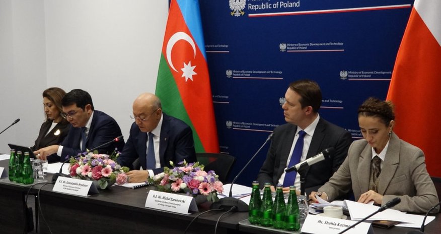 Кямаледдин Гейдаров рассказал в Варшаве о бизнес-климате в Азербайджане Кямаледдин Гейдаров рассказал в Варшаве о бизнес-климате в Азербайджане