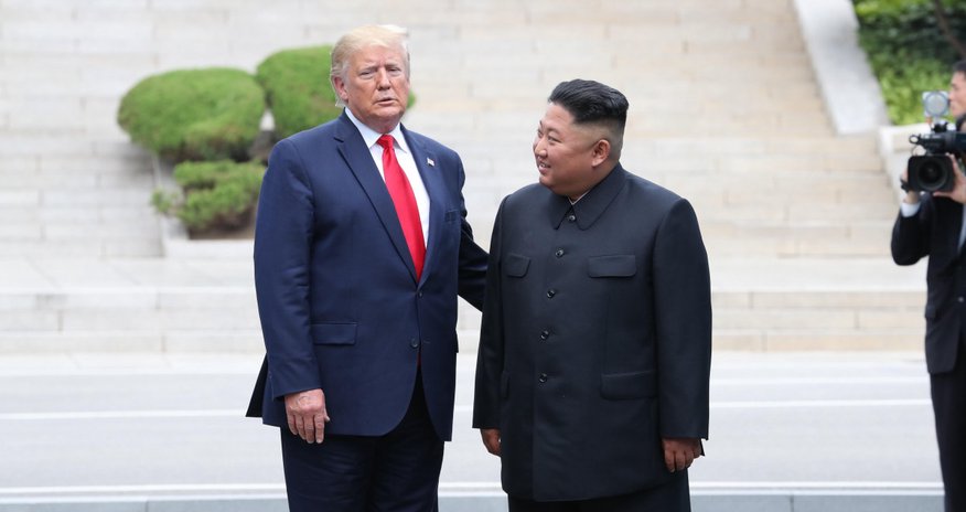 Tramp Asiya turu çərçivəsində Kim Çen Inlə görüşə hazır olduğunu açıqlayıb Tramp Asiya turu çərçivəsində Kim Çen Inlə görüşə hazır olduğunu açıqlayıb