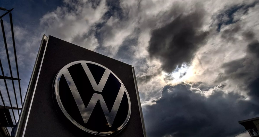 Volkswagen reports €1.07 billion quarterly loss amid tariffs and weak EV demand Volkswagen reports €1.07 billion quarterly loss amid tariffs and weak EV demand