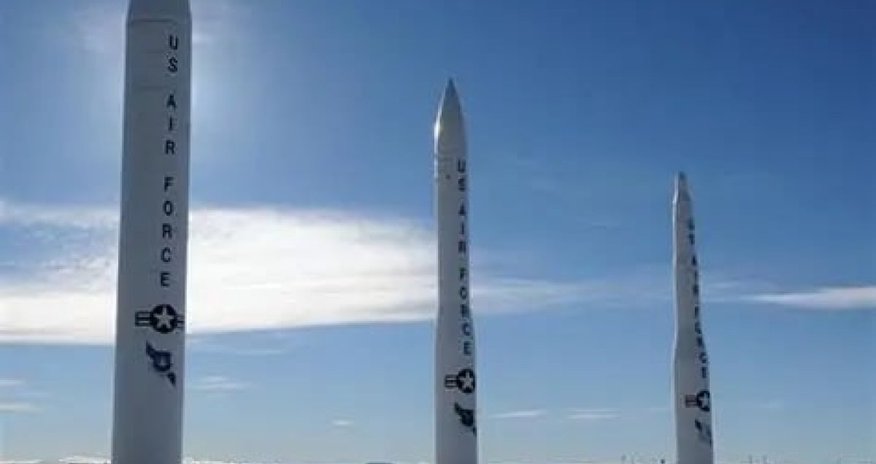 США запускают грозную ракету США запускают грозную ракету