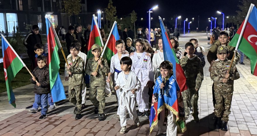 Füzulidə Zəfər Gününə həsr olunmuş tədbirlər atəşfəşanlıqla başa çatıb Füzulidə Zəfər Gününə həsr olunmuş tədbirlər atəşfəşanlıqla başa çatıb