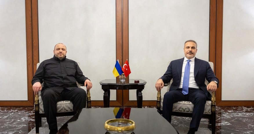 Hakan Fidan Ukraynanın müdafiə naziri ilə görüşüb Hakan Fidan Ukraynanın müdafiə naziri ilə görüşüb