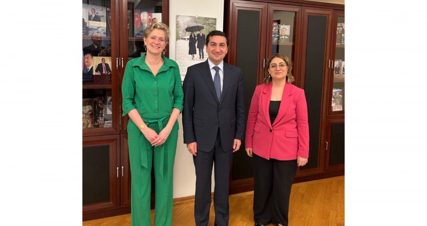 Hikmət Hacıyev Niderland səfiri ilə görüşüb Hikmət Hacıyev Niderland səfiri ilə görüşüb