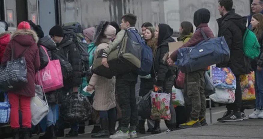 Киев вернул Москве 30 граждан РФ в рамках гуманитарной процедуры Киев вернул Москве 30 граждан РФ в рамках гуманитарной процедуры
