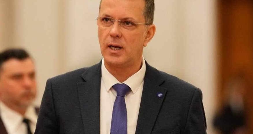 Rumıniyanın müdafiə naziri istefa verib Rumıniyanın müdafiə naziri istefa verib