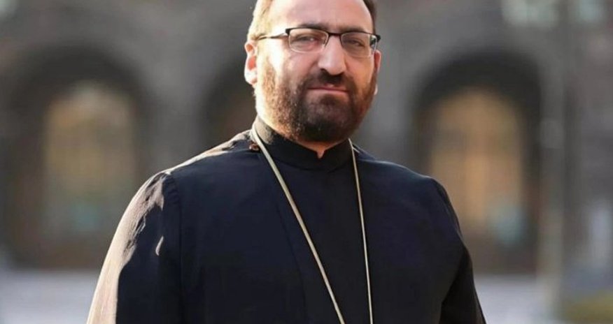 Erməni arxiyepiskop Arşak Xaçatryan saxlanılıb Erməni arxiyepiskop Arşak Xaçatryan saxlanılıb