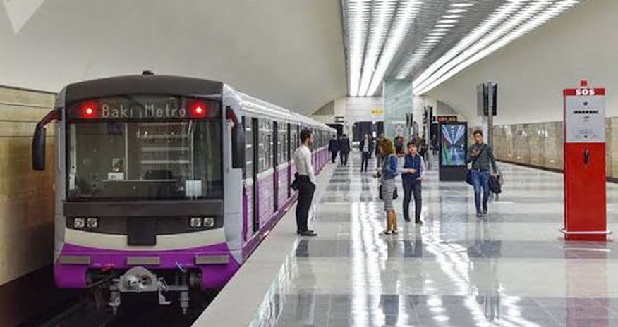 Metronun "28 may" stansiyasında qatarda problem yaranıb Metronun "28 may" stansiyasında qatarda problem yaranıb