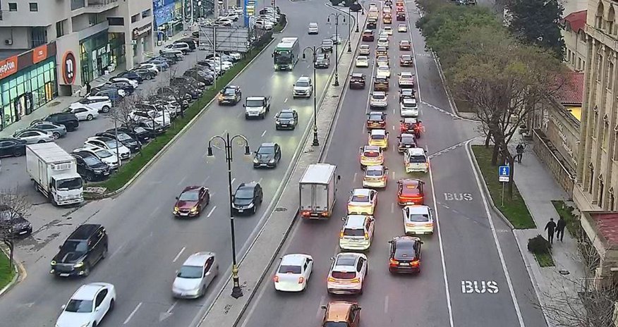 On bir yolda tıxac var - Siyahı On bir yolda tıxac var - Siyahı