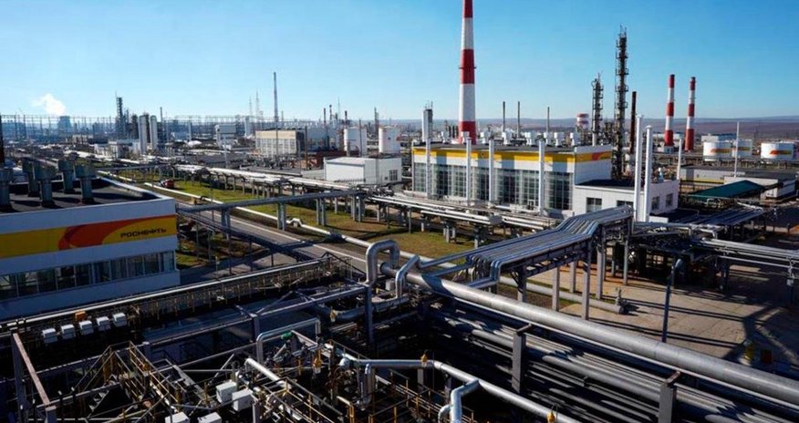 Украинские дроны остановили российский НПЗ Украинские дроны остановили российский НПЗ