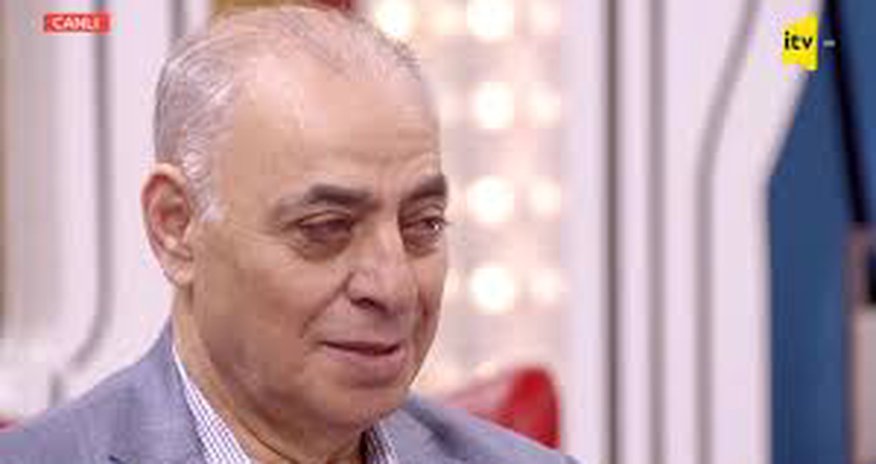 Bədii qiraətçi Nadir Hüseynov avtomobil qəzasında vəfat edib Bədii qiraətçi Nadir Hüseynov avtomobil qəzasında vəfat edib