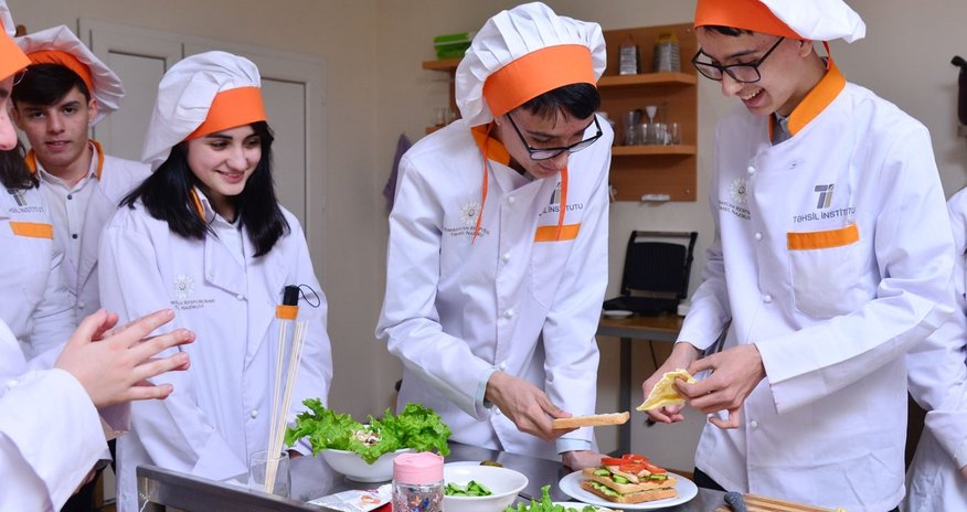Bakıda 65 məktəbdə peşə təmayüllü siniflər fəaliyyət göstərir Bakıda 65 məktəbdə peşə təmayüllü siniflər fəaliyyət göstərir