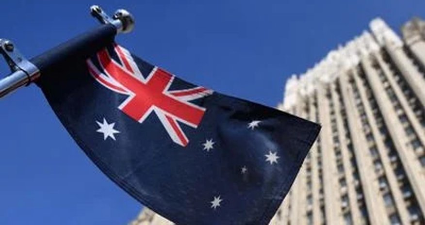 Avstraliya nasist simvolları nümayiş etdirən Britaniya vətəndaşının vizasını ləğv edib Avstraliya nasist simvolları nümayiş etdirən Britaniya vətəndaşının vizasını ləğv edib