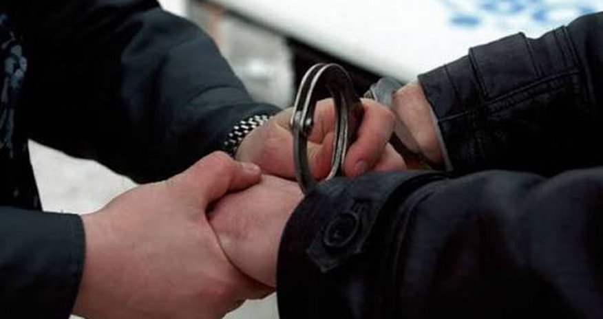 Beyləqanda 15 yaşlı uşağa qarşı seksual hərəkətlər edən 5 nəfər şübhəli şəxs saxlanılıb Beyləqanda 15 yaşlı uşağa qarşı seksual hərəkətlər edən 5 nəfər şübhəli şəxs saxlanılıb
