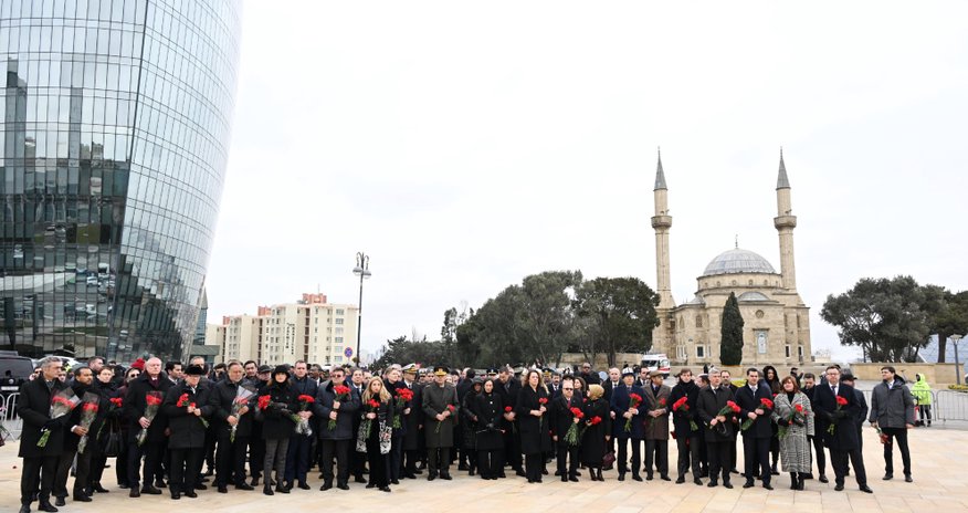 2 səfir Şəhidlər Xiyabanını ziyarət etməyib 2 səfir Şəhidlər Xiyabanını ziyarət etməyib