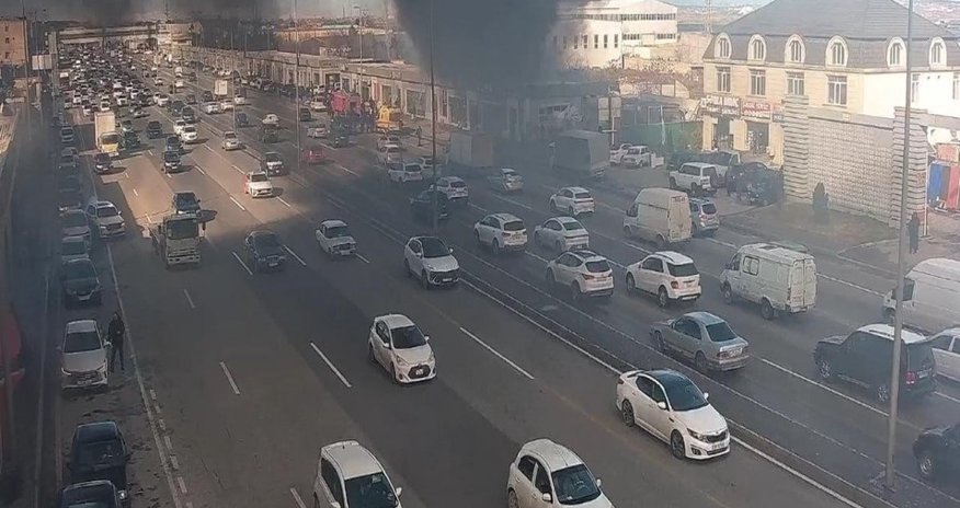 Пожар произошел на объекте на проспекте Зии Буниятова в Баку Пожар произошел на объекте на проспекте Зии Буниятова в Баку