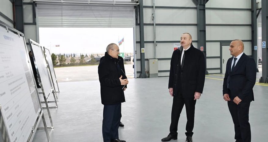 İlham Əliyev Sumqayıt Sənaye Parkında güzgü vərəqələrin istehsalı zavodunun açılışında iştirak edib İlham Əliyev Sumqayıt Sənaye Parkında güzgü vərəqələrin istehsalı zavodunun açılışında iştirak edib