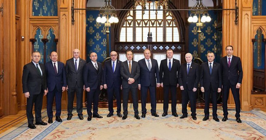 Lavrov MDB ölkələrinin səfirləri ilə görüşüb Lavrov MDB ölkələrinin səfirləri ilə görüşüb