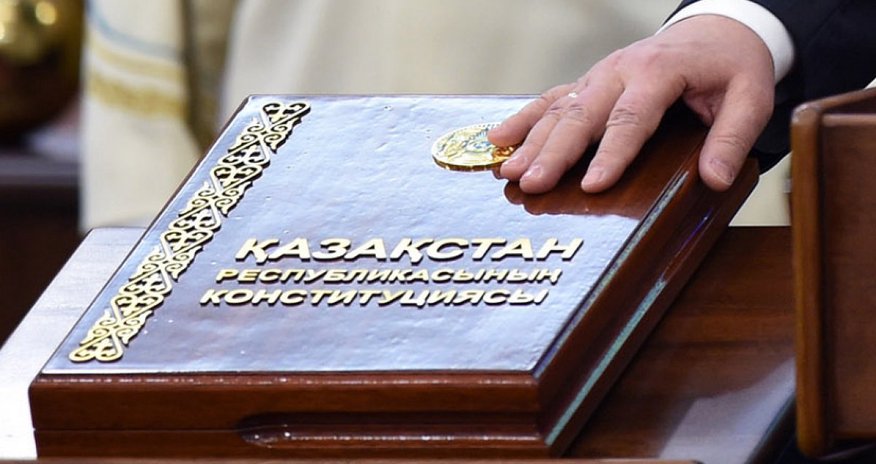 В Конституции Казахстана пропишут право президента уйти в отставку В Конституции Казахстана пропишут право президента уйти в отставку