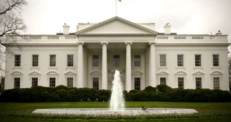 Трамп построит стадион перед Белым домом Трамп построит стадион перед Белым домом