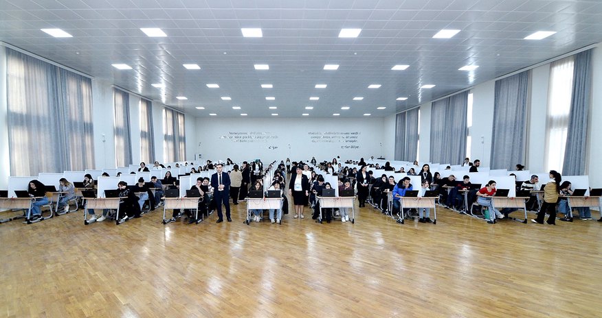 Bakıda ilk dəfə elektron qaydada eksternat imtahanları keçirildi Bakıda ilk dəfə elektron qaydada eksternat imtahanları keçirildi