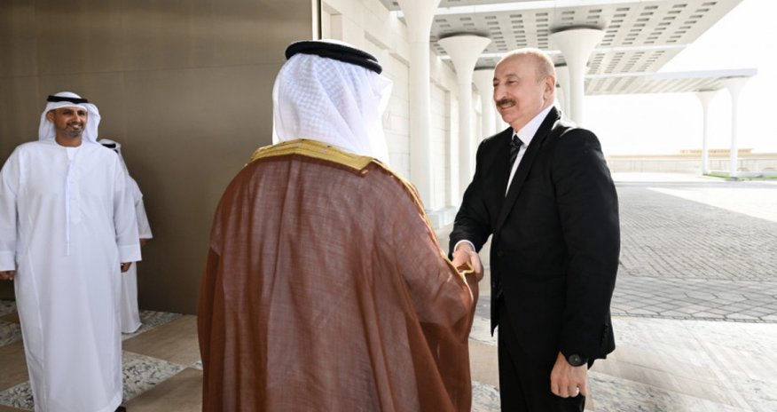Prezidentin sosial media səhifələrində BƏƏ-yə işgüzar səfərindən video paylaşılıb Prezidentin sosial media səhifələrində BƏƏ-yə işgüzar səfərindən video paylaşılıb