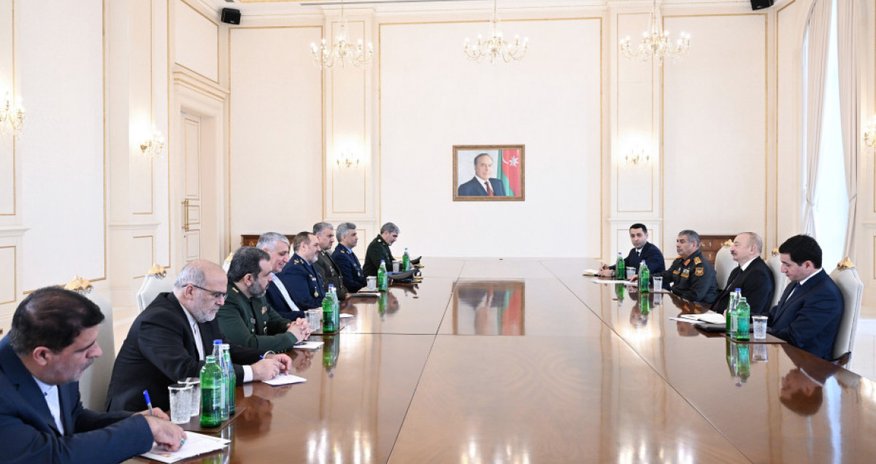 Президент Азербайджана принял министра обороны Ирана и обсудил двустороннее сотрудничество Президент Азербайджана принял министра обороны Ирана и обсудил двустороннее сотрудничество