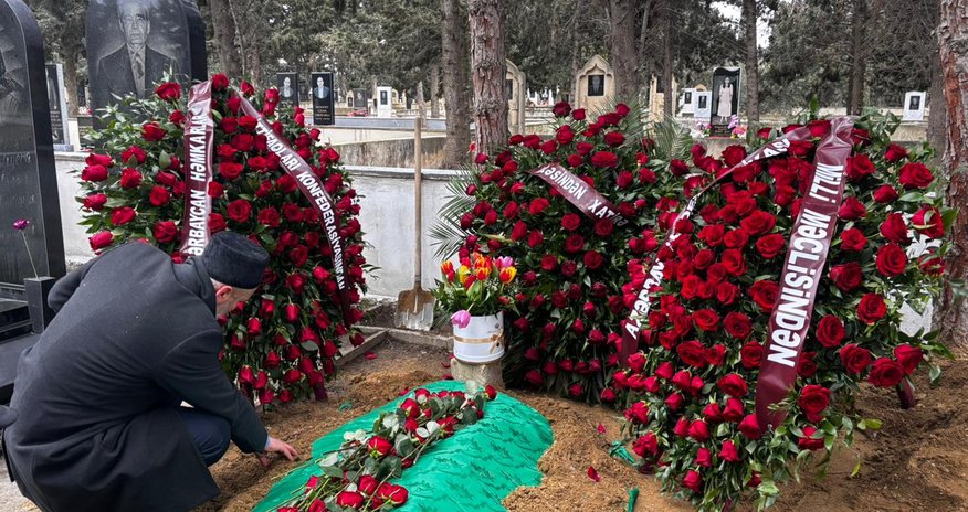 Fəzail Ağamalı dəfn edilib - Video/Yenilənib Fəzail Ağamalı dəfn edilib - Video/Yenilənib