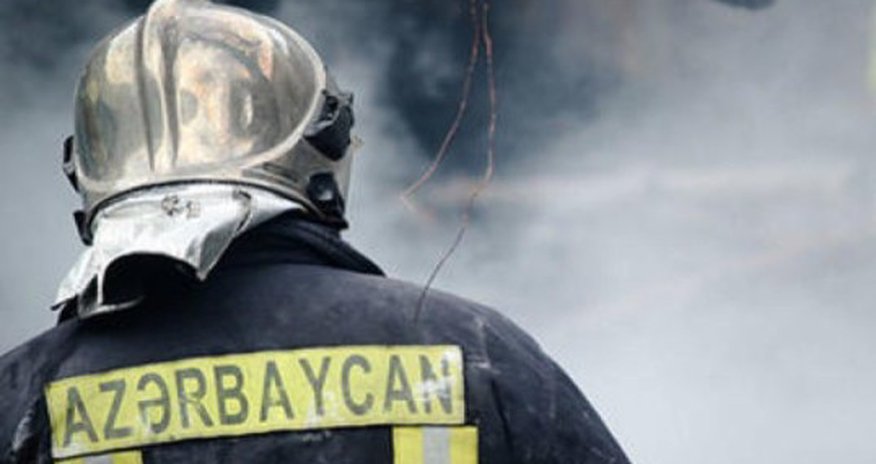 Lökbatanda baş verən yanğın zamanı 3 nəfər tüstüdən zəhərlənib - Yenilənib Lökbatanda baş verən yanğın zamanı 3 nəfər tüstüdən zəhərlənib - Yenilənib