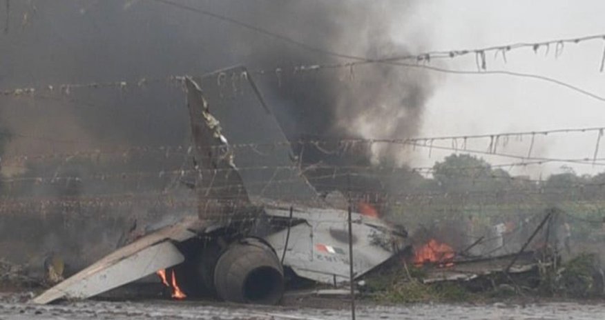 Two air force pilots killed In Sukhoi Su-30 crash in Assam Two air force pilots killed In Sukhoi Su-30 crash in Assam