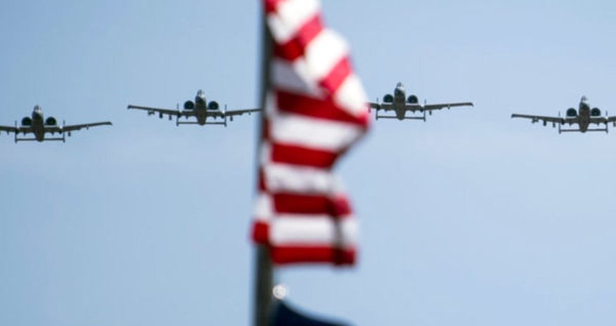 В Персидском заливе воздушная зона дозаправки истребителей США В Персидском заливе воздушная зона дозаправки истребителей США