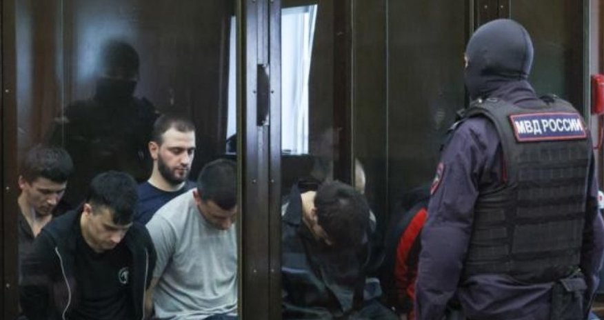 “Krokus”da terror aktı törətmiş 4 nəfərə ömürlük həbs verilib “Krokus”da terror aktı törətmiş 4 nəfərə ömürlük həbs verilib
