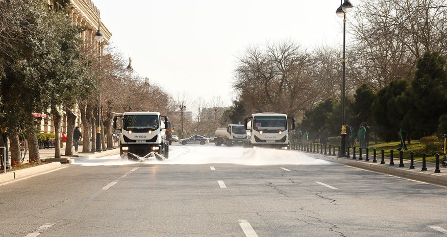В Баку прошел общегородской субботник в преддверии праздника Новруз В Баку прошел общегородской субботник в преддверии праздника Новруз
