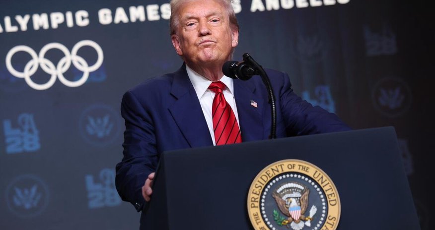 Трампа могут не пустить на Олимпиаду в Лос-Анджелесе Трампа могут не пустить на Олимпиаду в Лос-Анджелесе