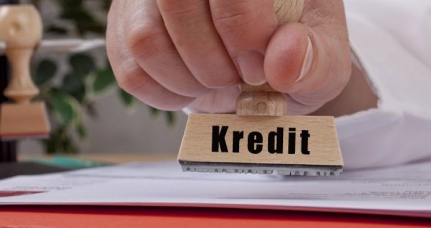 Azərbaycanda kredit portfeli 31,8 mlrd manatı keçib Azərbaycanda kredit portfeli 31,8 mlrd manatı keçib