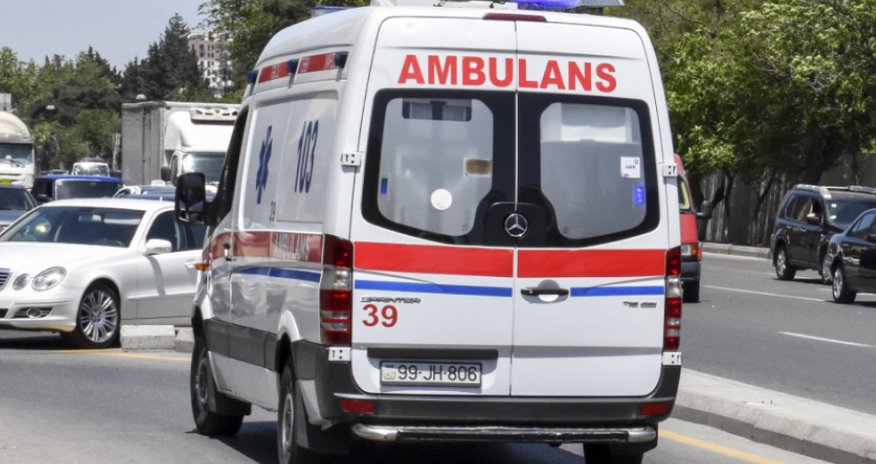 Bakıda 61 yaşlı kişi küçədə ölüb Bakıda 61 yaşlı kişi küçədə ölüb