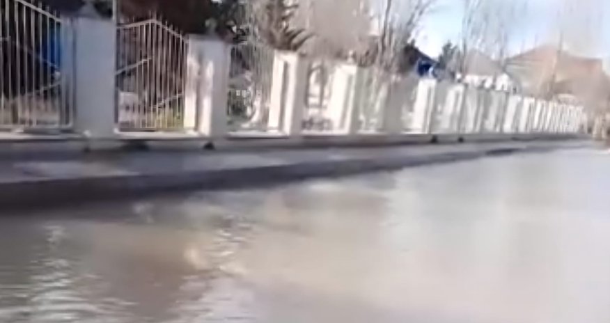 Heavy rains flood area around Baku school, parents call for urgent action Heavy rains flood area around Baku school, parents call for urgent action