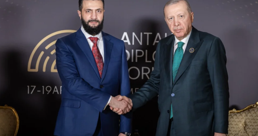 Əhməd Əl Şaraa Rəcəb Tayyib Ərdoğanla ikitərəfli münasibətləri müzakirə edib Əhməd Əl Şaraa Rəcəb Tayyib Ərdoğanla ikitərəfli münasibətləri müzakirə edib