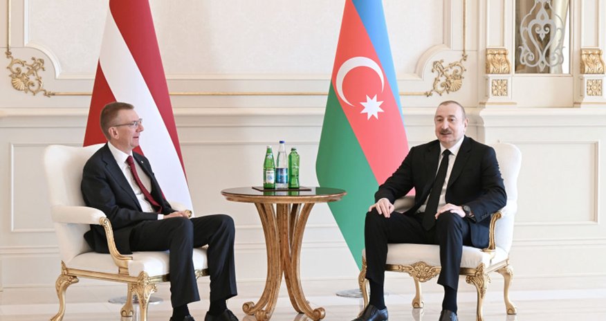Prezidentin sosial şəbəkə hesablarında Edqars Rinkeviçslə görüşü ilə bağlı paylaşım edilib - Video Prezidentin sosial şəbəkə hesablarında Edqars Rinkeviçslə görüşü ilə bağlı paylaşım edilib - Video